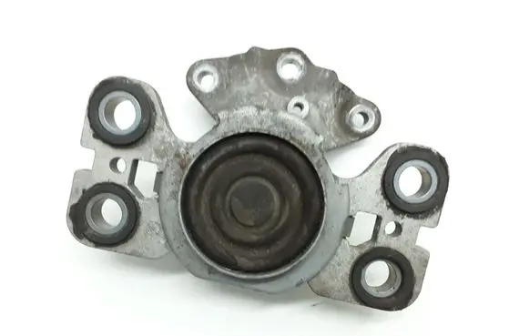 Volvo S60 Engine mount bracket 31401307