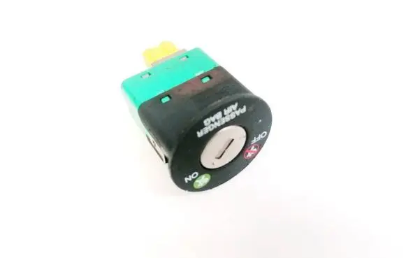 Hyundai Santa Fe Passenger airbag on/off switch 