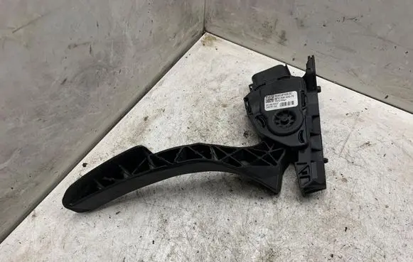 Ford Mondeo MK IV Accelerator throttle pedal 6G929F836SC