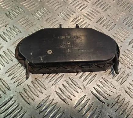 Volkswagen Sharan Headlight/headlamp dust cover 1305239199