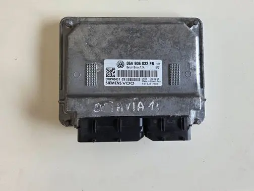 Skoda Octavia Mk2 (1Z) Engine control unit/module 06A906033FB