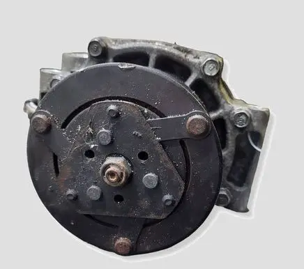 Mitsubishi Lancer VIII Air conditioning (A/C) compressor (pump) 7813A068 4352117 MSC90CAS
