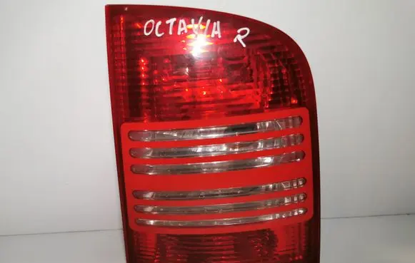 Skoda Octavia Mk1 (1U) Rear/tail lights 1U9945258 1U9945096B