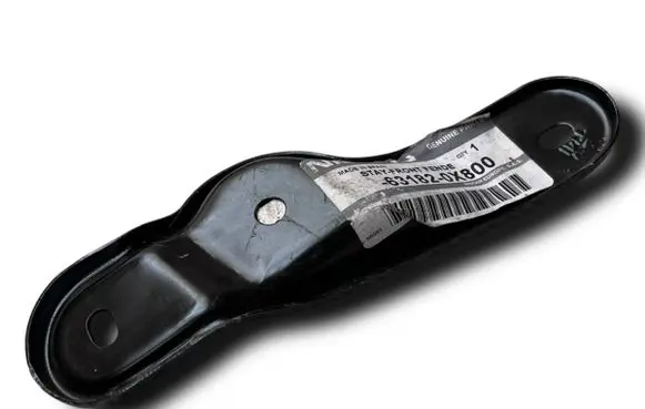 Nissan Terrano Fender mounting bracket Q203 631820X800
