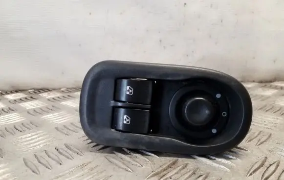 Opel Movano B Electric window control switch 8200637849