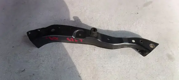 Toyota Avensis T270 Front piece kit 1257S6947