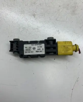 Audi A4 S4 B6 8E 8H Airbag deployment crash/impact sensor 8E0959651 2820 181102