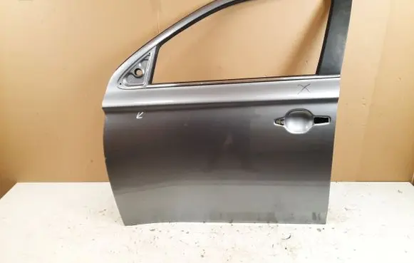 Mitsubishi Outlander Front door