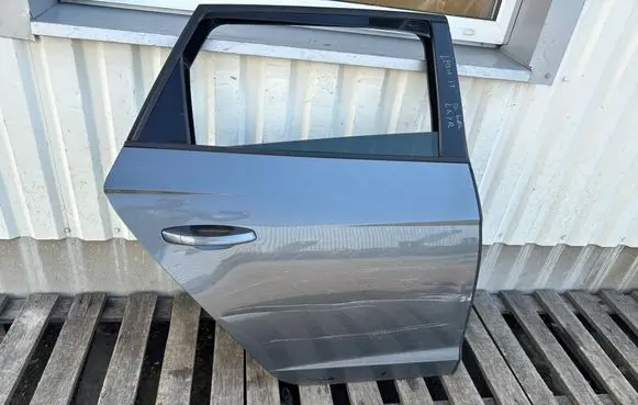 Seat Leon (5F) Rear door