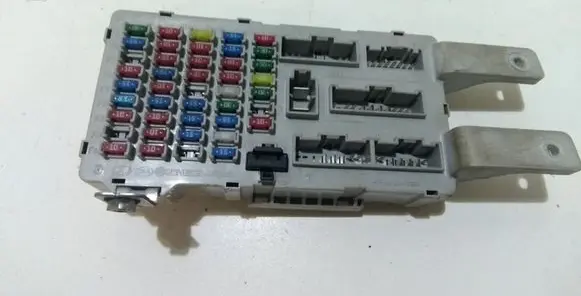 Hyundai Santa Fe Fuse module 919502B400