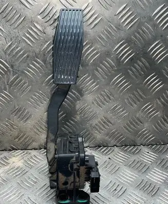 Toyota Corolla E120 E130 Accelerator throttle pedal E387G