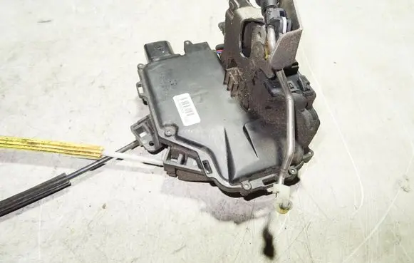Audi A6 S6 C5 4B Rear door lock 4B0839016G
