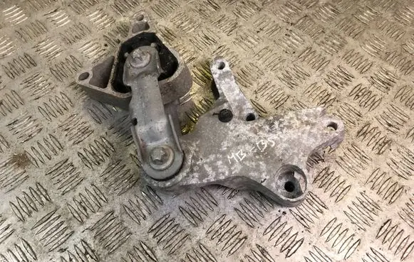 Mercedes-Benz B W246 W242 Engine mounting bracket A2462401309