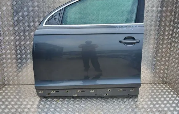 Audi Q7 4L Front door