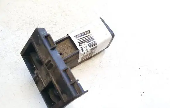 Volkswagen Touran II Glow plug pre-heat relay 038907281d 0522120504