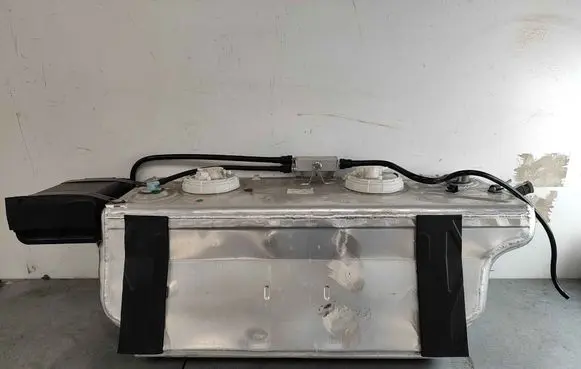 Maserati Quattroporte Fuel tank 197121