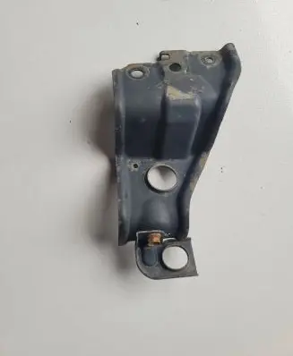 Radiator mount bracket