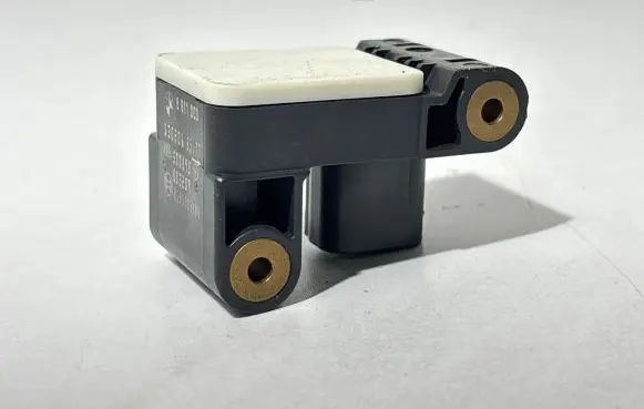 BMW X3 E83 Airbag deployment crash/impact sensor 6911003 65776911003 0285003900
