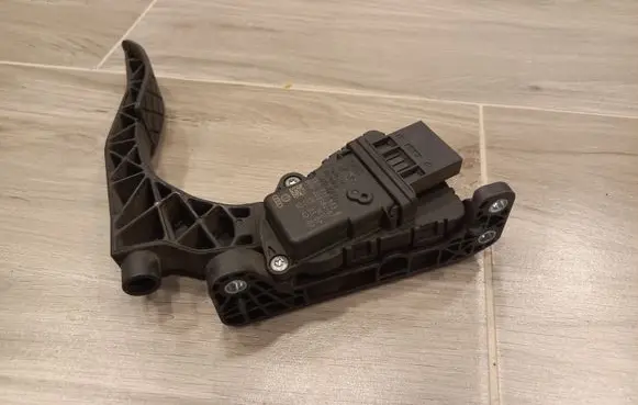 Audi A6 S6 C6 4F Accelerator throttle pedal 4F1721523B