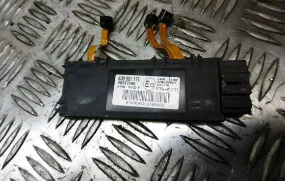 Volkswagen Polo IV 9N3 Alarm control unit/module 6Q0951171