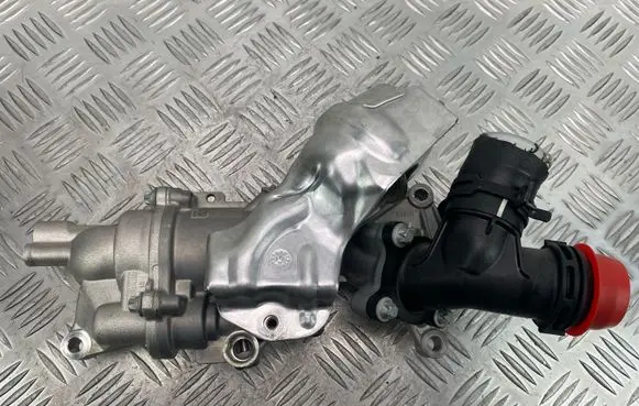 Mercedes-Benz E W213 Water pump A2742000800