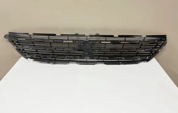 Peugeot 308 Front bumper upper radiator grill 1627661680