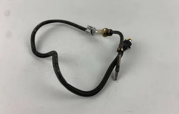 Mercedes-Benz CLS W257 Exhaust gas temperature sensor A0009059704