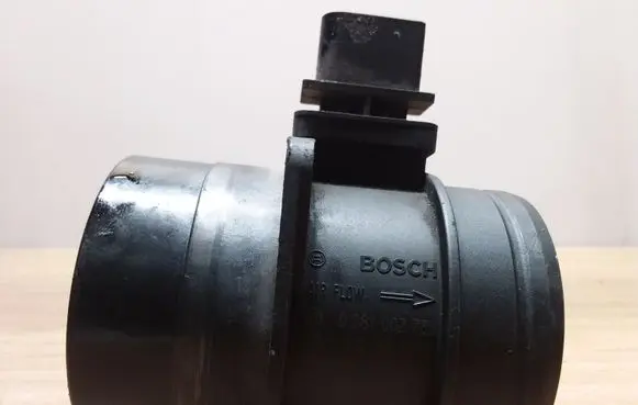 Volkswagen PASSAT B6 Mass air flow meter 0281002735 03G906461C