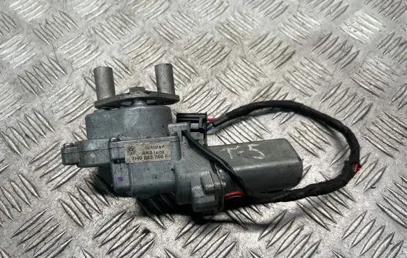 Volkswagen Transporter - Caravelle T5 Sliding door latching motor 7H0843766F