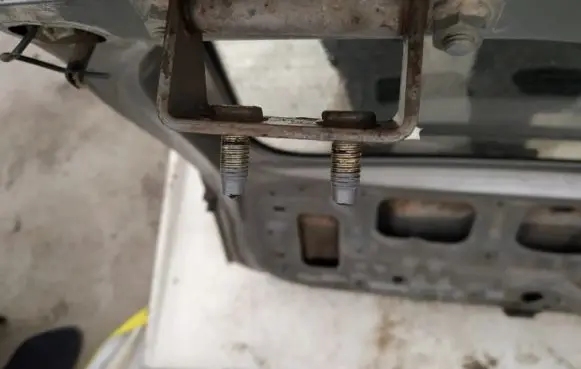 Nissan X-Trail T30 Tailgate/trunk/boot hinge