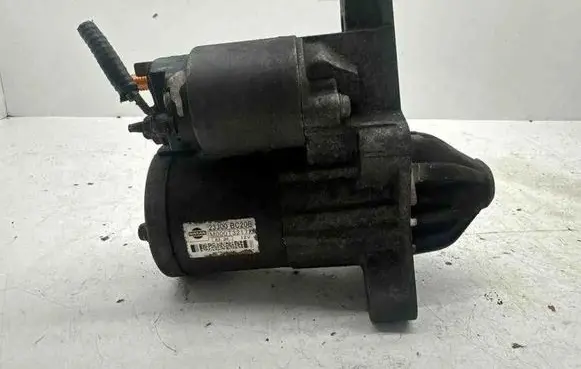 Nissan Qashqai Starter motor M000T32172 23300BC20B