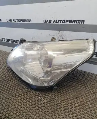 Toyota Verso Headlight/headlamp 811700F09000