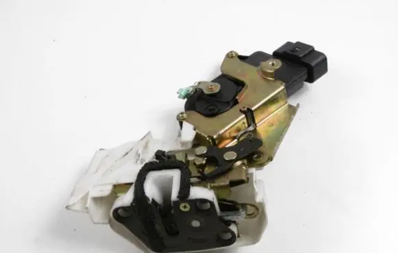 Suzuki Ignis Rear door lock