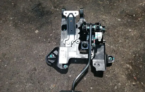 Buick Encore I Brake pedal 42343853