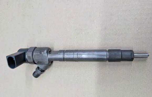 Mercedes-Benz Sprinter W906 Fuel injector 0445110070I