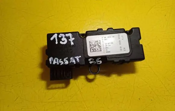 Volkswagen PASSAT B6 Steering angle sensor 3C0959654