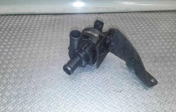 Volkswagen Touareg I Electric auxiliary coolant/water pump