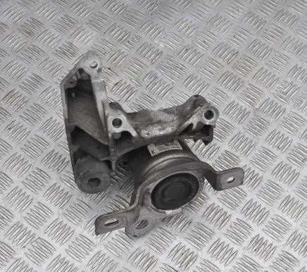 Volvo V60 Engine mount bracket 8G9N6F012BB