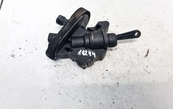 Ford Fiesta Clutch master cylinder 511035310