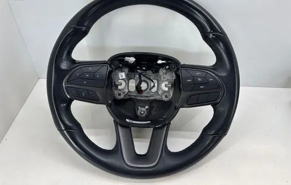 Dodge Challenger Steering wheel 630767100A 631143701F 5VG251VXAF