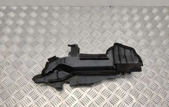 Lexus CT 200H Intercooler air guide/duct channel 5329476020
