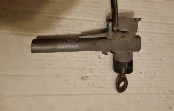 Mercedes-Benz 207 310 Ignition lock