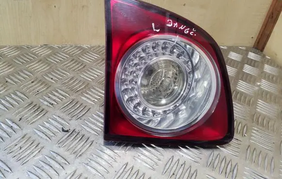 Volkswagen Golf Plus Tailgate rear/tail lights 5M0945093L