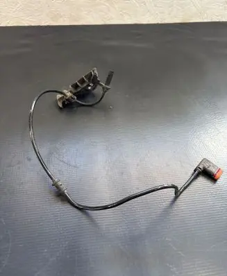 Mercedes-Benz E W212 ABS rear brake sensor A2125402717