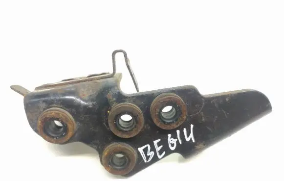 Hyundai i30 Gear shift cable bracket 