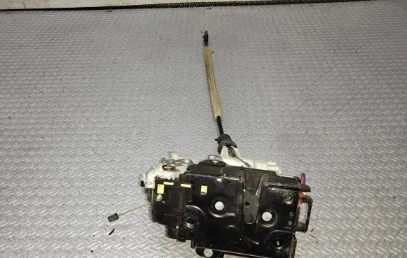 Seat Toledo II (1M) Front door lock