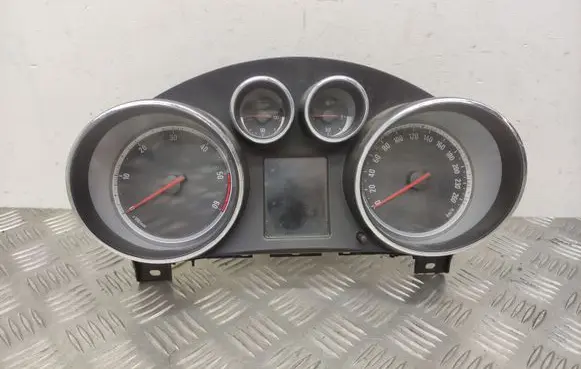 Opel Insignia A Speedometer (instrument cluster) 12844138