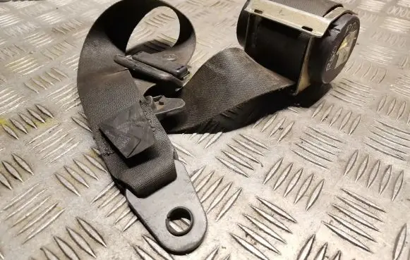 Mini One - Cooper R50 - 53 Front seatbelt 7118130