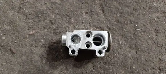 BMW 3 E90 E91 Air conditioning (A/C) expansion valve 64119226078