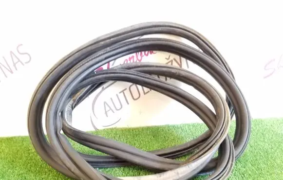 Volkswagen Touareg III Trunk rubber seal (body) 760827705E